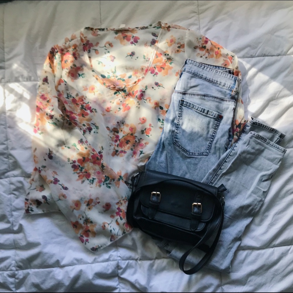 floral blouse🌸